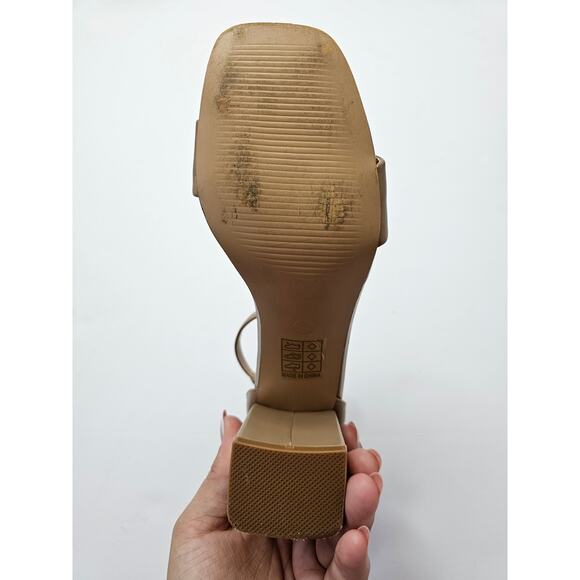 Journee Valenncia Sandals Heels Size 6 NW Mocha Color - Picture 9 of 9